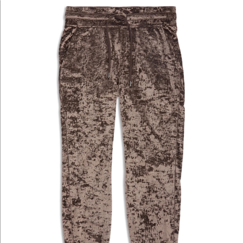 Lululemon Ready to Crush joggers